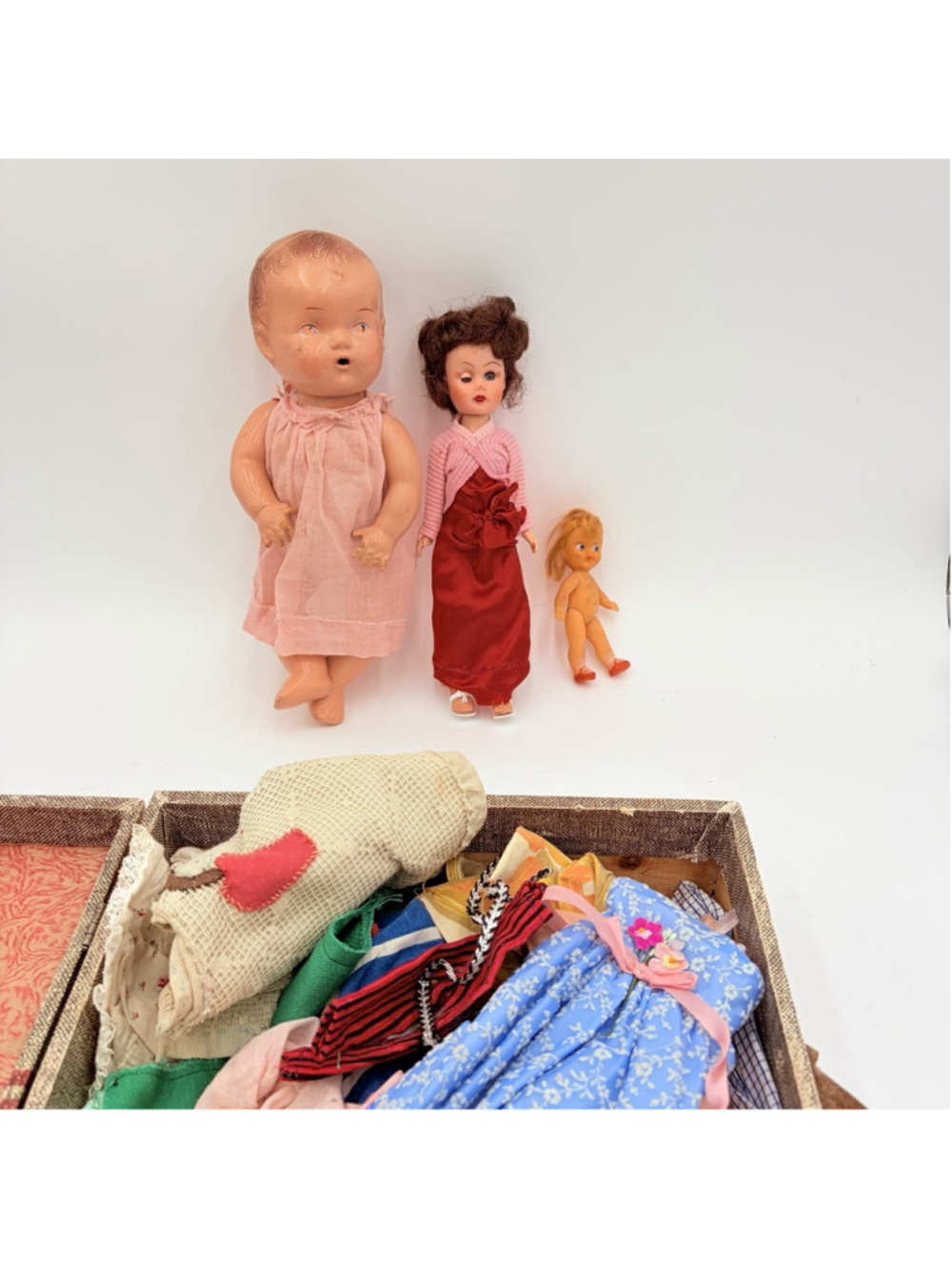 Vintage Unmarked Doll Lot Composition Baby Hard Plastic Dolls Clothes Carry Case